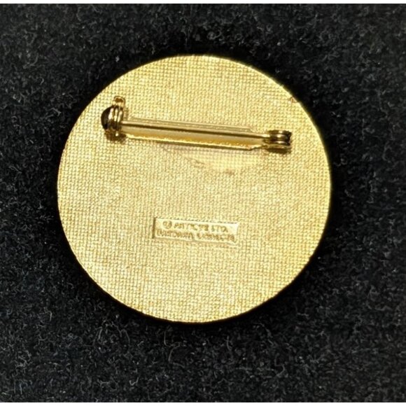 Vintage Barbara Lavallee Cloisonné Enamel Pin Inuit Woman Dancing Artigue LTD - Picture 6 of 8